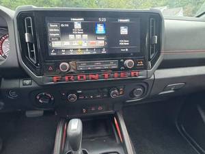 Ventes aux enchères pour Nissan Frontier 4x4 PRO-4X 4 portes Crew Cab 5 pi. SB 2025 - Product Image 3