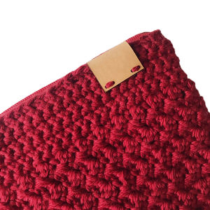 Venta al por mayor de hilo de tejer hecho a mano de poliéster grueso único Color rojo bolso de ganchillo pequeños bolsos de punto Mujer - Product Image 4