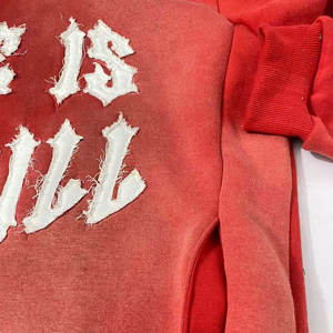 เสื้อฮู้ดผู้ชายแนวสตรีทผ้าฟลีซซักกรดซักวินเทจปักลายแบบกำหนดเอง - Product Image 5