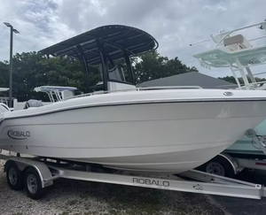 Bateau de pêche à console centrale de série R222 Premium d'occasion 2025, performance de pointe, bateau de loisirs sportif, embarcation marine 22 pieds + remorque - Product Image 1