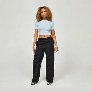 Venta al por mayor Crop Top Mujeres Custom T-Shirt Crop Tops Básico Liso Algodón Transpirable OEM Fabricante al por mayor Basic Crop Top - Product Image 3