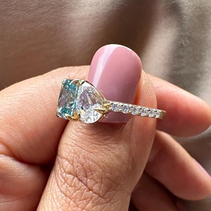 Anillo de Diamantes Toi et Moi con Diamante Cultivado en Laboratorio de Color Azul Fantasía, Corte Pera y Radiante, Certificado por IGI, en Oro de 14k, Banda de Diamantes Redondos, Regalos - Product Image 3