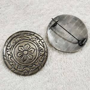 Broches en laiton antivol médiévales Ingwaz TT-7796 style national avec fermeture à couvercle - Product Image 6