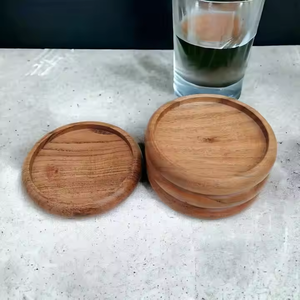 Les sous-verres en bois avec un artisan unique ont fière allure pour servir des boissons lors d'événements, de restaurants ou à la maison par Crescent Crafts - Product Image 1
