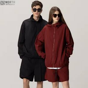 Chaqueta y pantalones cortos de nailon de peso ligero para exteriores, ropa deportiva informal para hombre, conjunto de chándal, conjunto de pantalones cortos cortavientos a la moda para hombre - Product Image 5