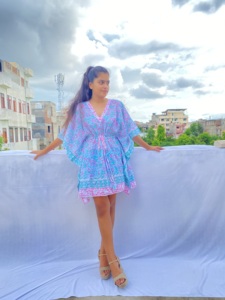 บริการออกแบบเสื้อผ้าแบบครบวงจร ODM OEM ชุดเดรสสีเขียวลายดอกไม้  แบบลำลอง  หรูหรา  สำหรับงานปาร์ตี้  ผ้าธรรมชาติ ซักได้  ปักลาย - Product Image 2