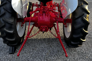 LISTO PARA CONDUCIR - USADO, VOLANTE A LA IZQUIERDA |   CONDUCCIÓN DERECHA |   Tractor Ford 8N de 1951 - Product Image 5