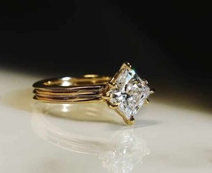 Premium 1.74 Ct princesse coupe Moissanite anneau carré Solitaire Design élégant intemporel bijoux de fiançailles pour les femmes en gros - Product Image 3