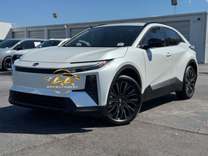 Toyota C-HR XSE 3.0L Automatique Orange 2026 avec sièges en cuir VIP, toit étoilé et phares LED/Xénon à vendre - Product Image 4