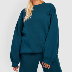 Sudadera personalizada para mujer con gráfico, cuello redondo, estilo casual para moda urbana. - Product Image 2