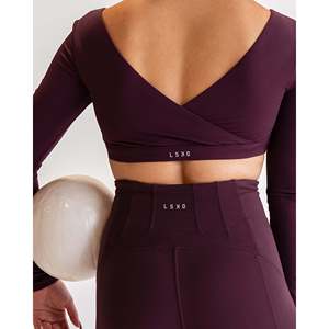 Soutien-gorge de sport à manches longues Aria - Imprimé laque cerise, léger et respirant XS-XL - Product Image 2