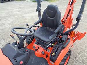 รถแทรกเตอร์คูโบต้า BX23S 4WD ปี 2024 รถแทรกเตอร์ขนาดเล็กดีเซลสำหรับงานเกษตร พร้อมเครื่องยนต์ เกียร์ และมอเตอร์ใหม่ ผลิตโดย YTO ขาย - Product Image 4