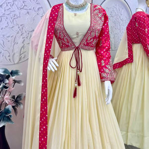 Robe Anarkali de luxe Unity avec veste rose brodée en tissu de soie mélangée douce - Product Image 1