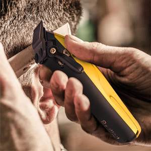 Tondeuse à cheveux sans fil pour homme avec moteur vectoriel puissant, lame en acier inoxydable revêtue de DLC, chargement USB-C, 6 guides de coupe, rechargeable - Product Image 1