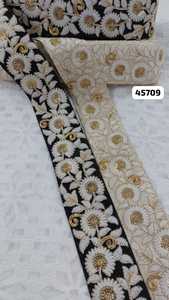 Rubans et lacets brodés à la machine de motifs floraux zari dorés sur mesure dans divers modèles et couleurs pour robes de mariée - Product Image 5