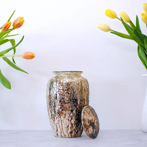 Urne funéraire aux galets d'or Urne funéraire commémorative étincelante fabriquée à la main Cendres humaines adultes Exportateur Fournisseur en vrac Fabricant - Product Image 1