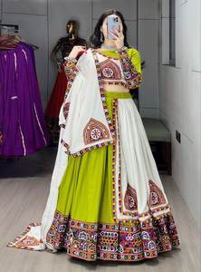 Beaux nouveaux vêtements ethniques indiens Navratri spécial pur rayonne coton Lehenga Choli Gamthi miroir travail pour les fêtes acheteurs en gros - Product Image 6
