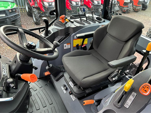 รถแทรกเตอร์ไฮเพอร์ฟอร์แมนซ์รุ่นใหม่ Solis 75 Shuttle XL ขับเคลื่อน 4 ล้อ พร้อมห้องโดยสาร สำหรับใช้งานในฟาร์มเกษตร - Product Image 6