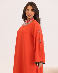 Venta al por mayor personalizado de lujo pequeño satén Abaya Kaftan de seda alta ropa islámica de las mujeres con mangas con volantes estilo de Dubai para los musulmanes - Product Image 4