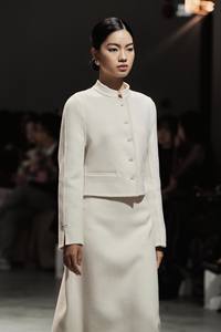 Nouvelle conception de manteaux pour femmes, manteau minimaliste en cachemire JASMINE fait à la main, manteaux ODM pour femmes fabriqués en cachemire de qualité supérieure - Product Image 2