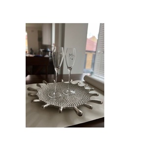 Proveedores de fábrica Bandeja de metal nórdica Bandeja de servicio de diseño creativo con asas de metal - Product Image 1