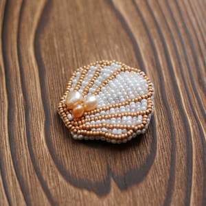 Porte-clés brodé de perles de rocaille à lettre initiale H rayée vert foncé, fait main, style preppy, avec fermoir en métal doré, breloque de sac, cadeau personnalisé - Product Image 5