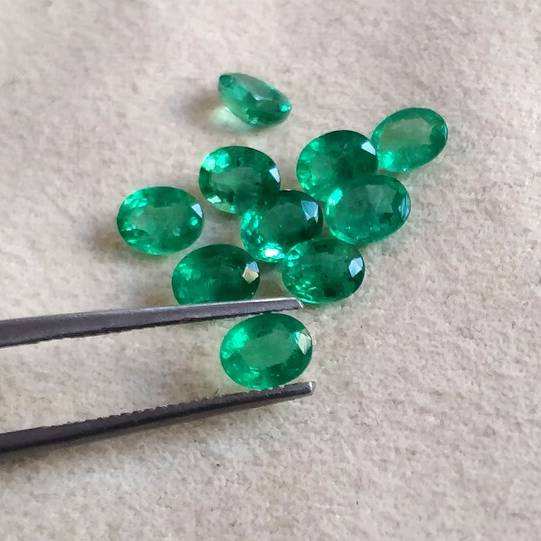 สีเขียว