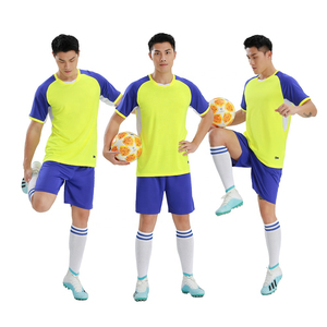 Ensembles de kits d'entraînement de football en polyester à mailles personnalisées uniformes de football bleus pour les jeunes vente en gros ensemble de maillots de football personnalisés - Product Image 2