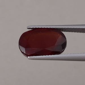 Hessonita Roja Natural, Gema Suelta de 9.46 Quilates, Corte Cojín de 14.5x10mm, Certificación IGI, Excelente Calidad, Venta al por Mayor para Joyería - Product Image 2