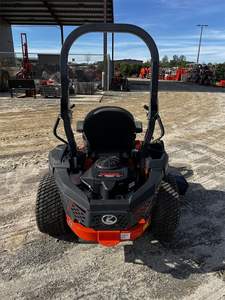 Tondeuse autoportée Kubota Z242 2025 – Excellent outil de jardin avec moteur 2 temps de 196 cm³ de qualité industrielle et cylindrée de 58 V - Product Image 4