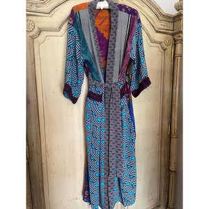 Chaqueta de Sari Azul Azteca de Seda, Tejido de Una Sola Talla - Product Image 4