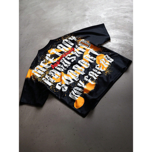 เสื้อยืดคอวีแขนสั้นทรงโอเวอร์ไซส์สีดำแบบทางการ ผลิตจากผ้าฝ้ายถักคุณภาพสูง 100% รับสั่งทำลายพิมพ์ตามแบบ ขายส่ง - Product Image 1