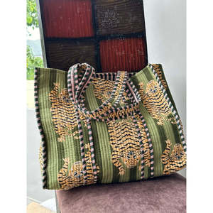 Hermoso Bolso Tote de Cuero Bordado para Mujer, Bolso Lavable con Letras, Lleva la Alegría a Cualquier Lugar, para Verano, Otoño e Invierno - Product Image 4