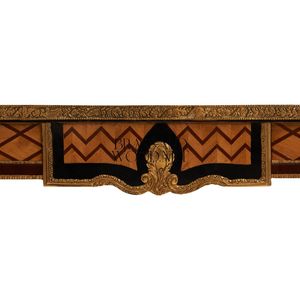 Mesa de Centro de Lujo con Incrustaciones de Madera en Forma de Diamante y Adornos de Latón Antiguo para Salas de Estar Clásicas y Prestigiosas - Product Image 3