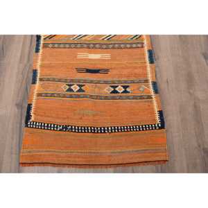 Alfombra Turca Vintage de Patchwork de 2.5x10.1 pies, Kilim Ecológico de Lana Naranja con Base de Látex - Product Image 2