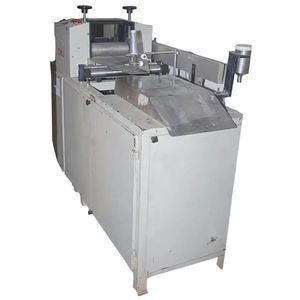 Machine de covinder semi-automatique haute performance pour corps en acier doux à rouleaux de gomme médicale, modèle électrique 220V, fabriqué en Inde - Product Image 1