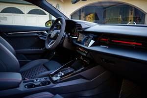 รถยนต์ออดี้ RS3 ปี 2024 ไมล์น้อย เกียร์อัตโนมัติ พวงมาลัยนุ่ม สภาพดี ใช้ได้ทั้งน้ำมันและไฟฟ้า - Product Image 2