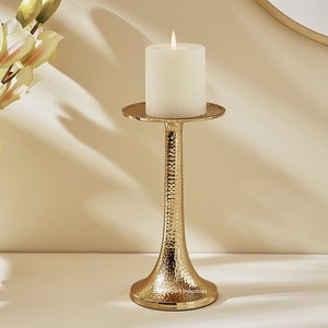 Diseño atractivo Portavelas de pilar de metal Acabado dorado para proveedores de decoración de iluminación de fiestas y eventos - Product Image 4