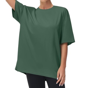 เสื้อยืดผ้าฝ้าย100% สีทึบมาใหม่ของผู้หญิงเสื้อแขนสามส่วนคอไหล่สไตล์ลำลองโอเวอร์ไซส์ทรงหลวมระบายอากาศได้ดี - Product Image 1