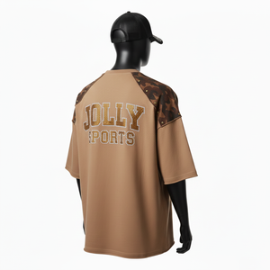 T-shirt ample pour homme, surdimensionné, en jersey de coton lourd 200 GSM, coupe décontractée, camouflage marron, panneau d'épaule, logo imprimé en strass - Product Image 5