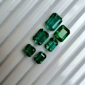 Esmeralda Natural de Zambia, Calidad AAA, Excelente Brillo, Forma Octogonal, 20% de Descuento y Regalo Artesanal - Product Image 5