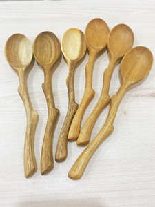 Cuillères en bois sculptées à la main Cuillères de cuisine en bois vietnamiennes biologiques Meilleures cuillères en bois réutilisables pour la cuisine et la décoration - Product Image 5