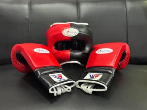 2025 ensemble de boxe gagnant de combat professionnel sur mesure couleur rouge et noir gants de boxe en cuir véritable et ensemble de protège-tête - Product Image 2