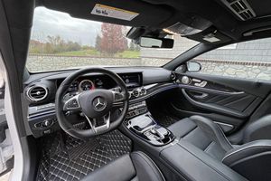 MERCEDES-AMG E63 S SEDÁN 2018 USADO CON VOLANTE A LA IZQUIERDA/DERECHA - Product Image 4