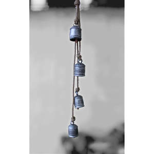 Campanas de Viento Decorativas Mango 4-Harmony Cluster Bells de 76 cm, Juego de 5 Adornos Rústicos para Jardín, Relajantes y Tranquilizantes - Product Image 1