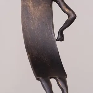 Sculptures modernes créatives en aluminium noir homme debout à grande échelle ou figurines de table Base en marbre - Product Image 5