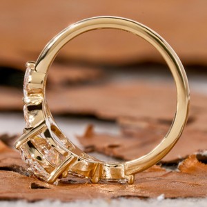 Bague de Mariage de Luxe en Or Blanc, Style Unique, Sertissage à Griffes, Diamant de Laboratoire Ovale ou Marquise de 2 Carats Certifié IGI, Haute Qualité - Product Image 4