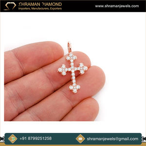 Design tendance accrocheur personnalisé en argent sterling 925 plaqué or glacé chrétien saint jésus croix VVS pendentif en diamant moissanite - Product Image 6