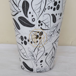 Jarrón de Flores de Hierro Blanco Premium, Elegante Decoración de Lujo para Hogar, Oficina u Hotel, Diseño de Jarrón de Pie con Cuello Repujado y Baño de Oro - Product Image 5