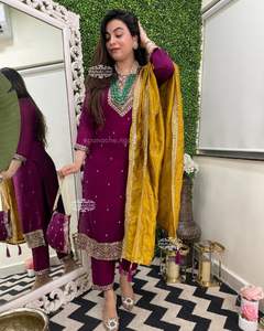 Elegante Kurti largo con estampado de bloques con mangas acampanadas Ropa tradicional de inspiración Bohemia para mujeres Disponible a precio mayorista - Product Image 4